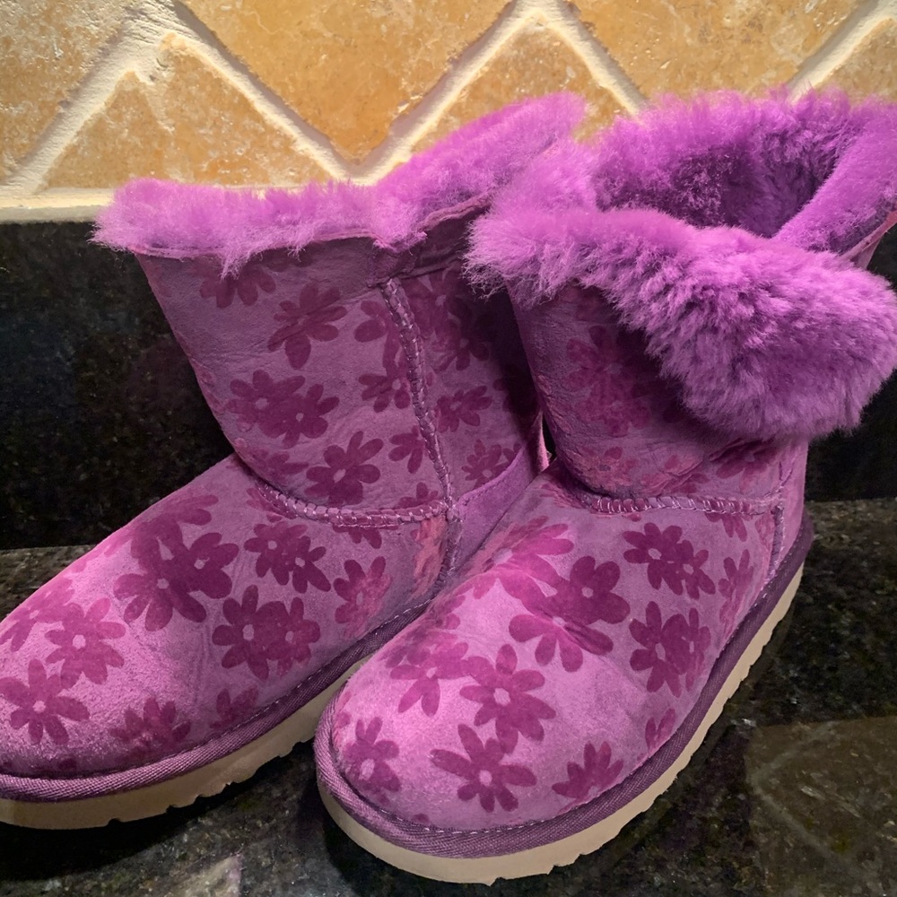 Girls lavender UGG boots